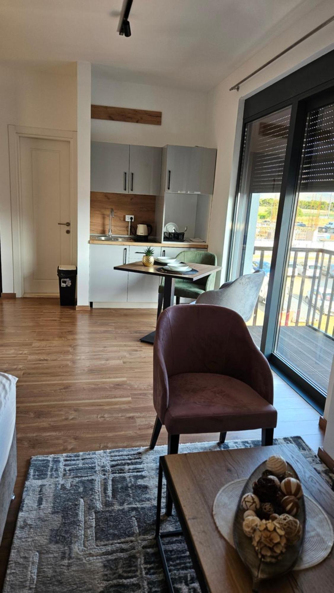 Podgorica Apartments Planet Екстериор снимка